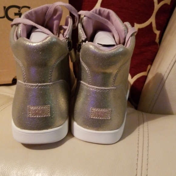 UGG K Schyler Metallic Shoes - Picture 2 of 3
